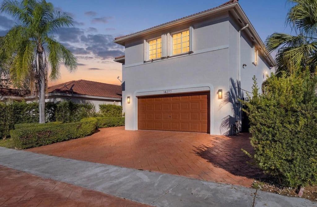 4+1 Müstakil ev — 14277 SW 177th Street