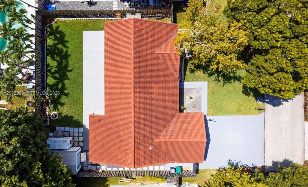 4+1 Müstakil ev — 17601 SW 138th Ct