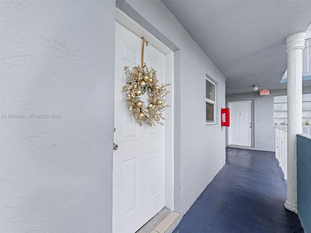 2-bedroom Condo — 1655 W 44th Pl APT 448