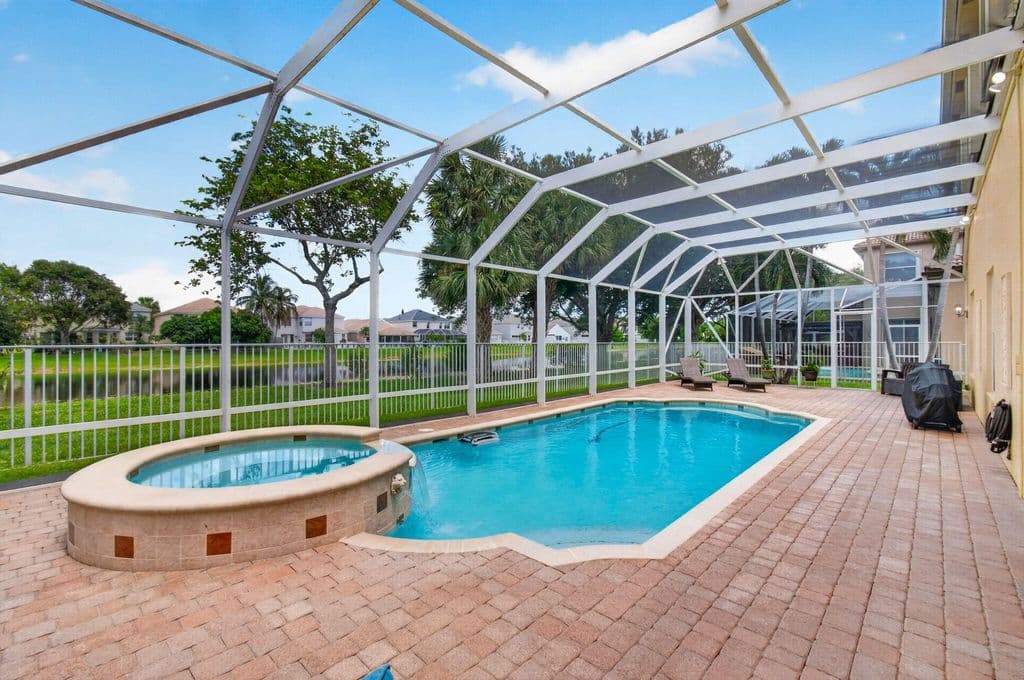 5-bedroom Single-Family Home — 1183 Canyon Way