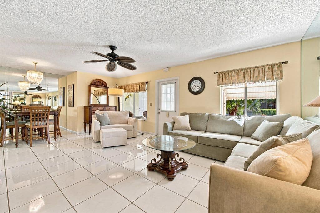 2+1 Condo — 222 Pine Hov Circle #A-2