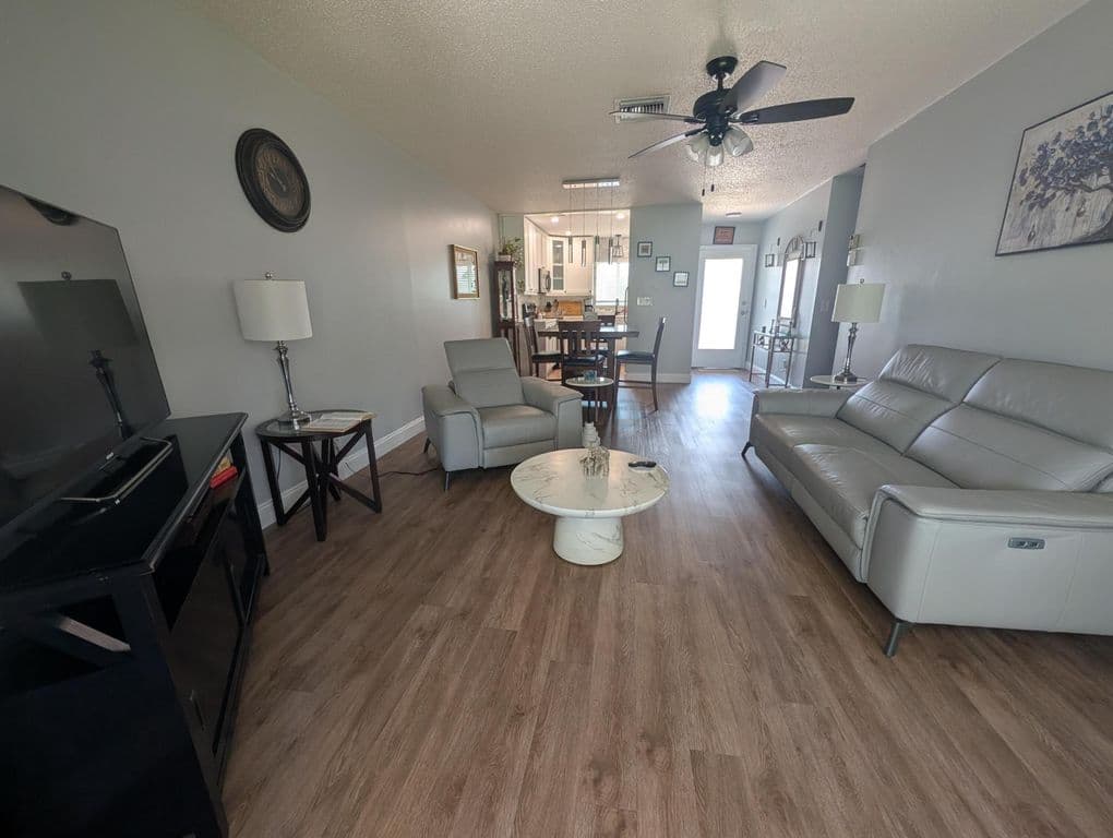 2-bedroom Condo — 2671 Emory Drive E #B