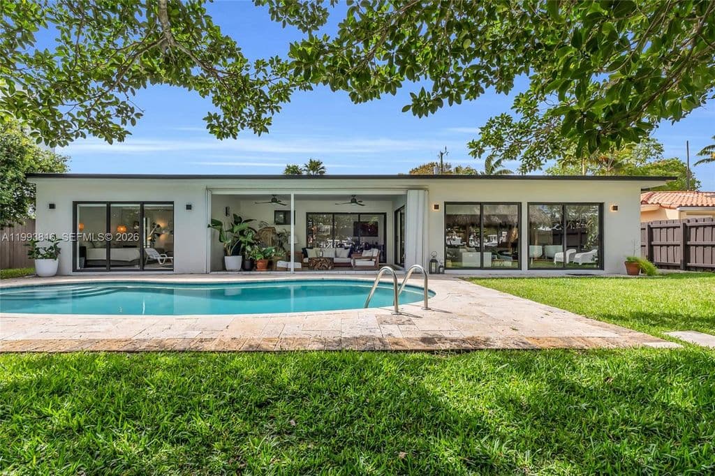 3-bedroom Single-Family Home — 2025 Arch Creek Dr