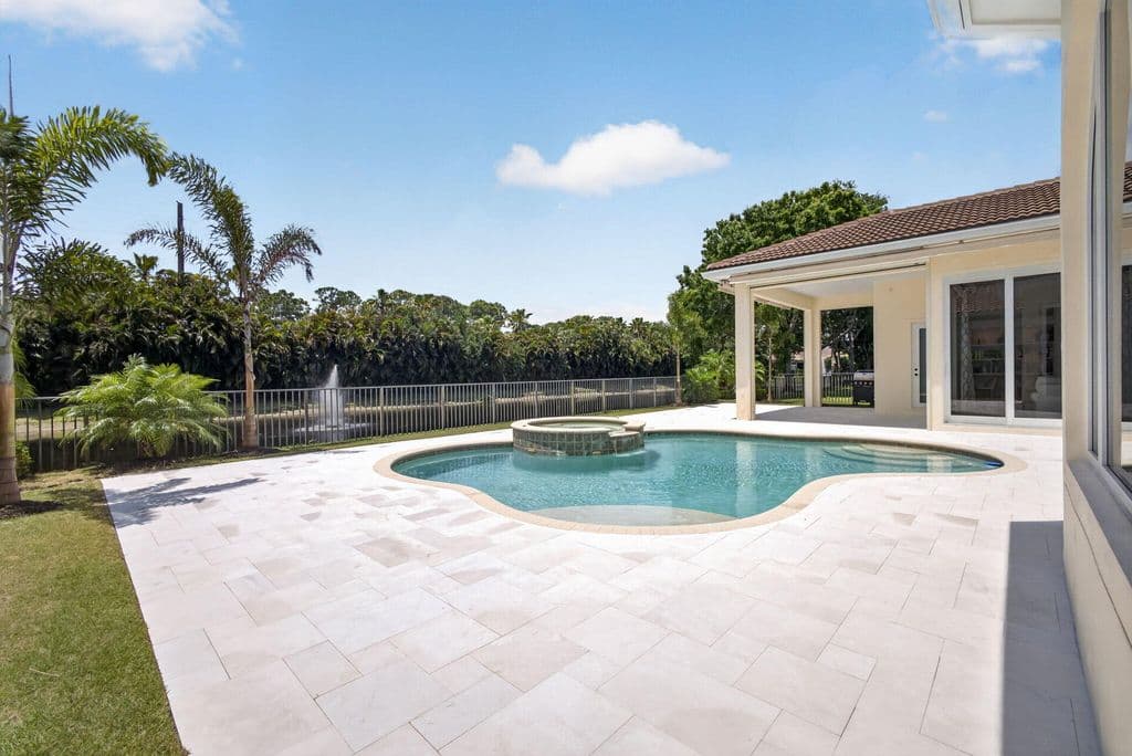 6+1 Müstakil ev — 4131 Venetia Way