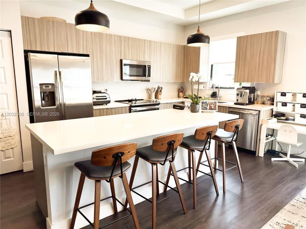 3-bedroom Condo — 10455 NW 82nd St #32