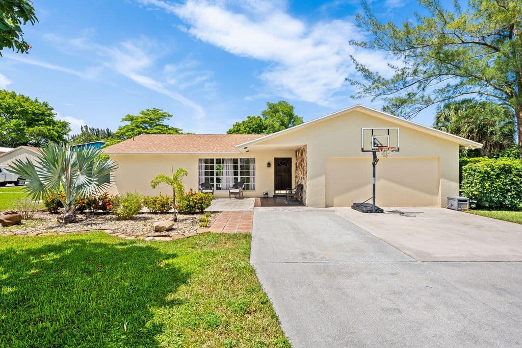 4-bedroom Single-Family Home — 8645 PINTO Drive