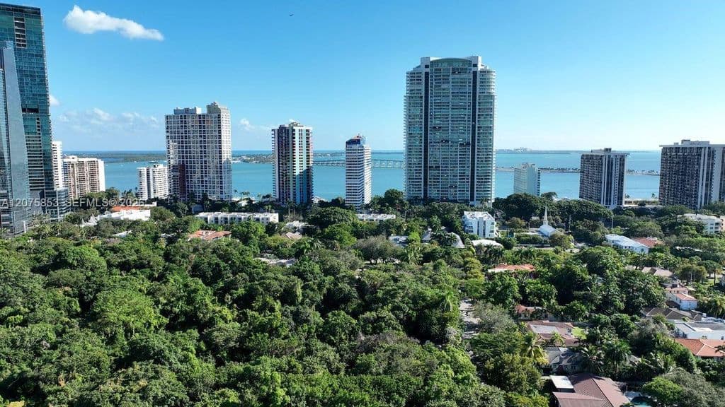 2-bedroom Condo — 1600 SW 1st Ave APT 1103