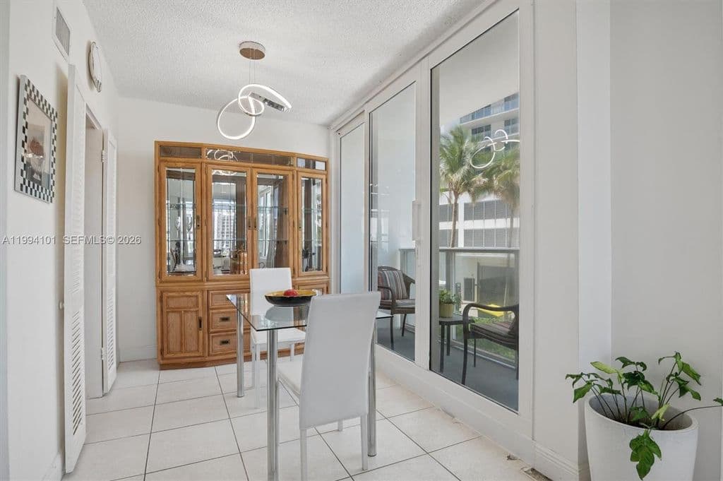 2+1 Condo — 3505 S Ocean Dr APT 201