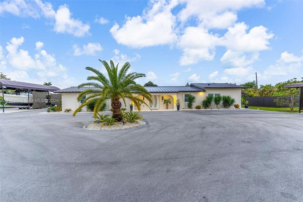 4+1 Müstakil ev — 24655 SW 212th Ave
