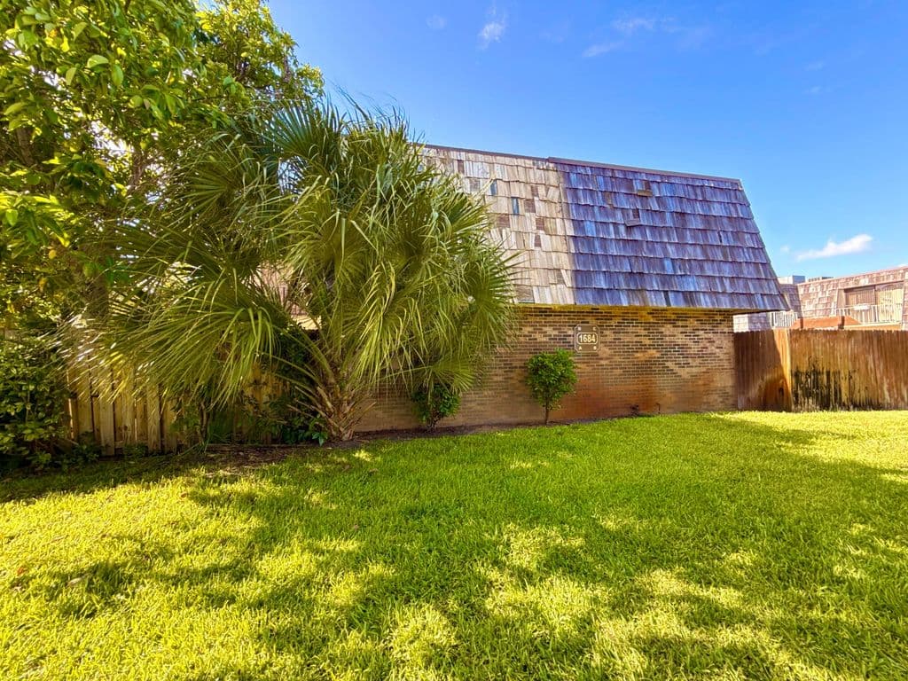 2+1 Mülk — 1684 Forest Lakes Circle #A