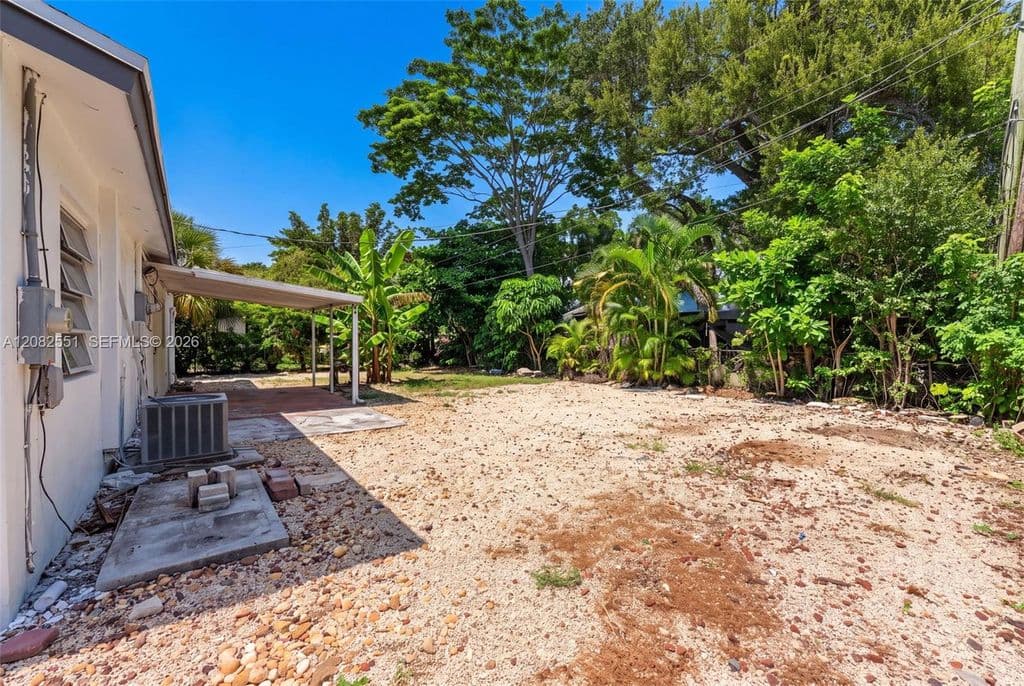 3+1 Müstakil ev — 1541 SW 32nd Ct