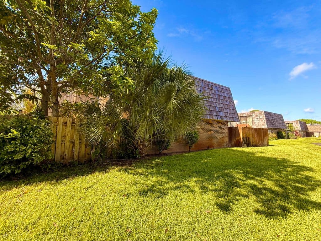2+1 Mülk — 1684 Forest Lakes Circle #A