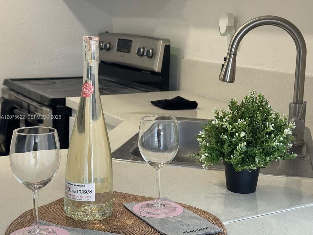 1+1 Condo — 4550 NW 9th St APT 709E