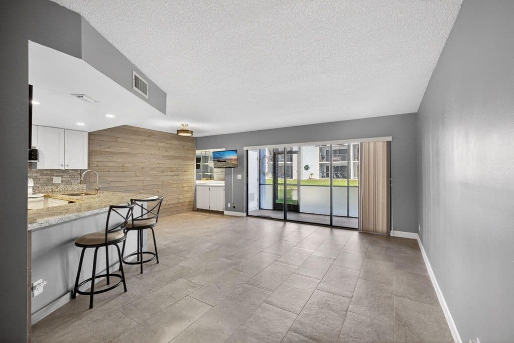 1-bedroom Condo — 1605 S Us Highway 1 #D105