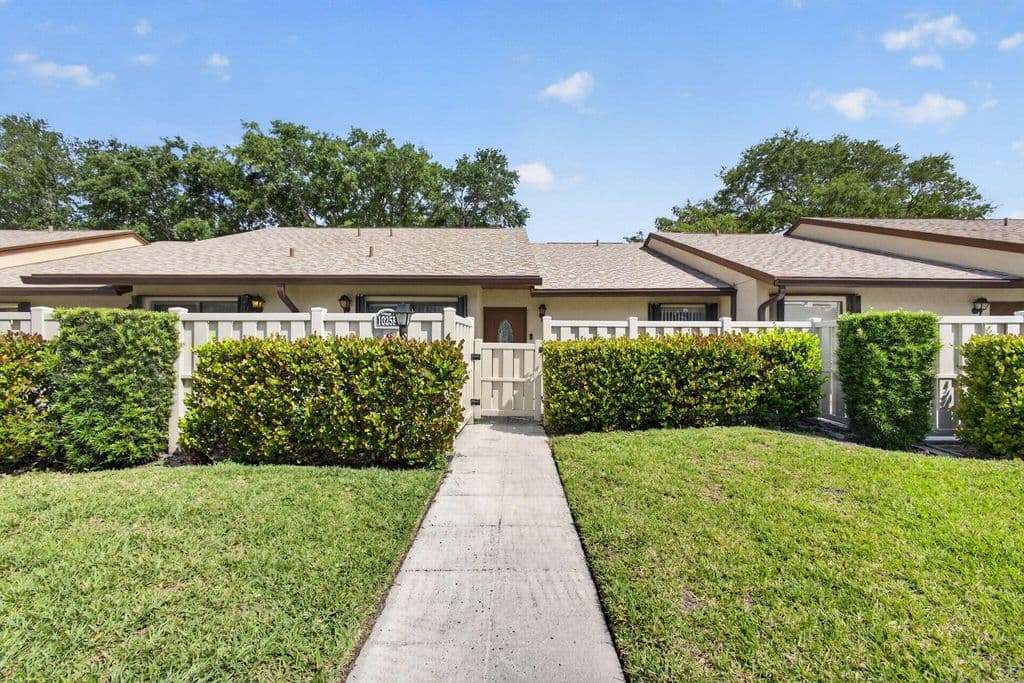 2+1 Condo — 1025 Green Pine Boulevard #F