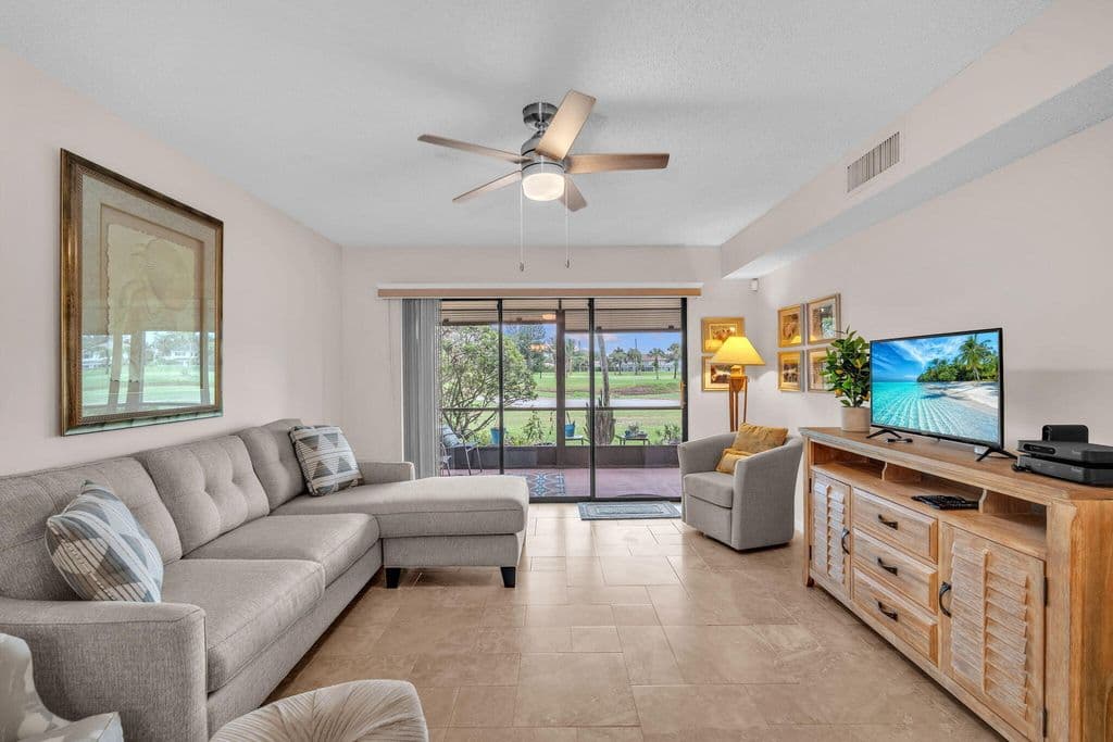 2-bedroom Condo — 2061 Keystone Drive #B