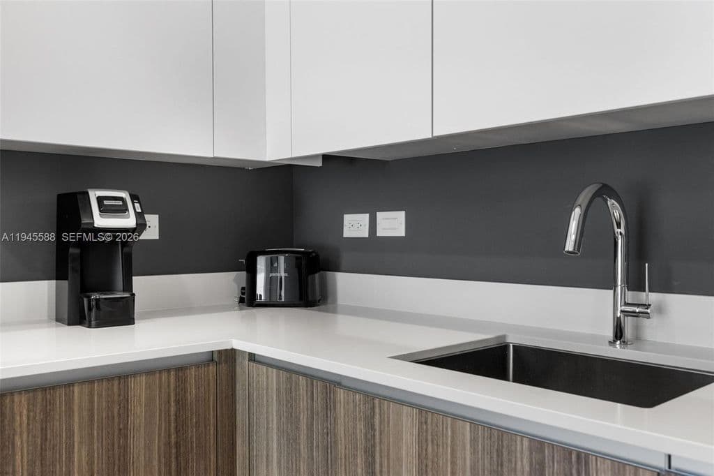 1-bedroom Condo — 239 SW 9th Street #2102