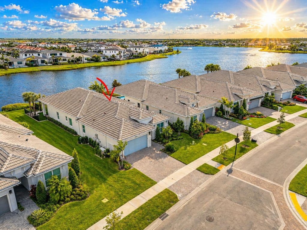 3+1 Müstakil ev — 10033 Regency Way