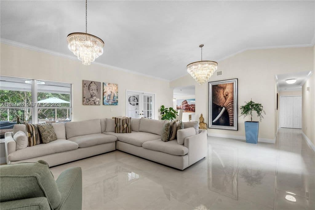 5-bedroom Single-Family Home — 28565 SW 158th Ct
