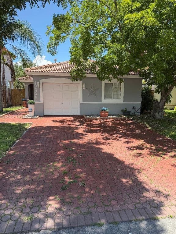 3-bedroom Single-Family Home — 19554 NW 79th Pl