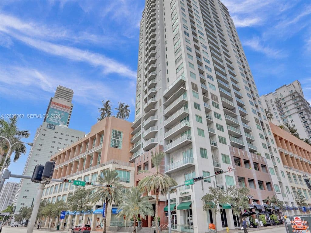 2+1 Condo — 244 Biscayne Blvd APT 3409
