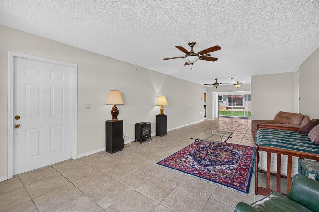 2-bedroom Condo — 9925 Frangipani Tree Way #B