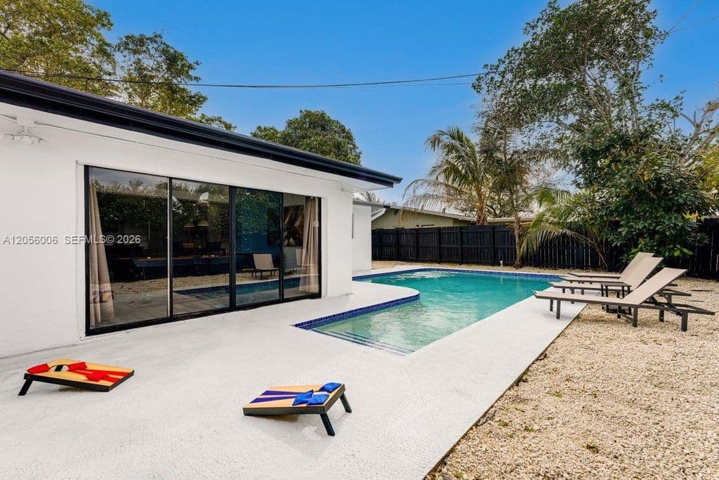 3-bedroom Single-Family Home — 600 N 66th Ter