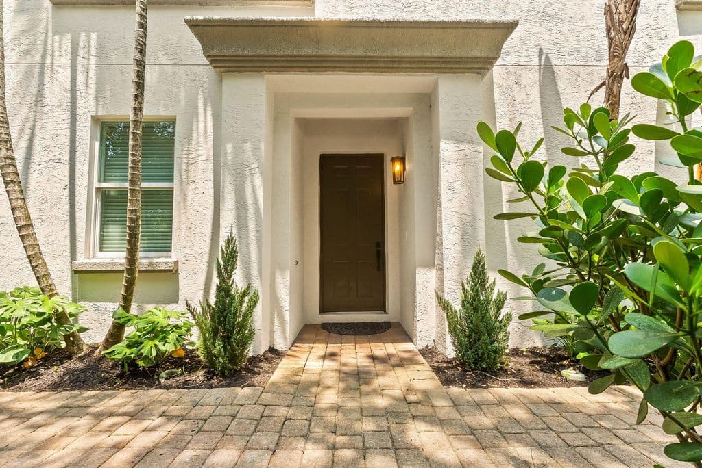 2-bedroom Property — 725 SW 4th Avenue