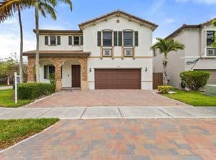 4-bedroom Single-Family Home — 11497 SW 242nd St, Homestead, 33032
