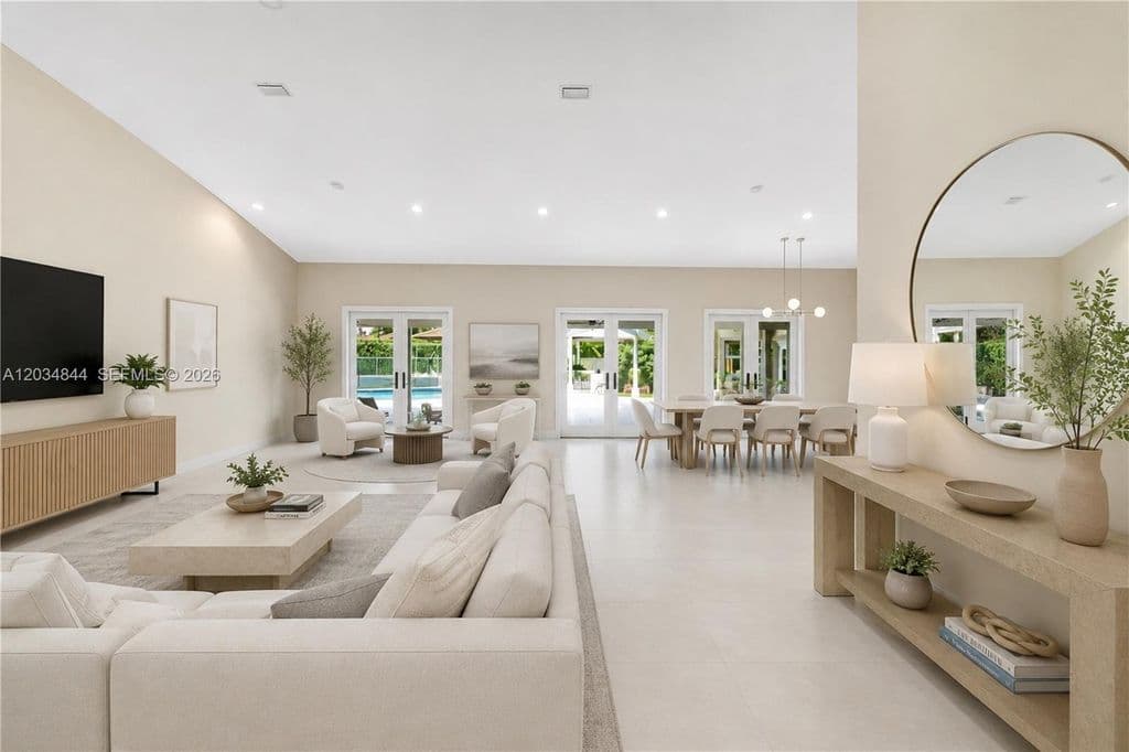 5-bedroom Single-Family Home — 17640 Old Cutler Rd
