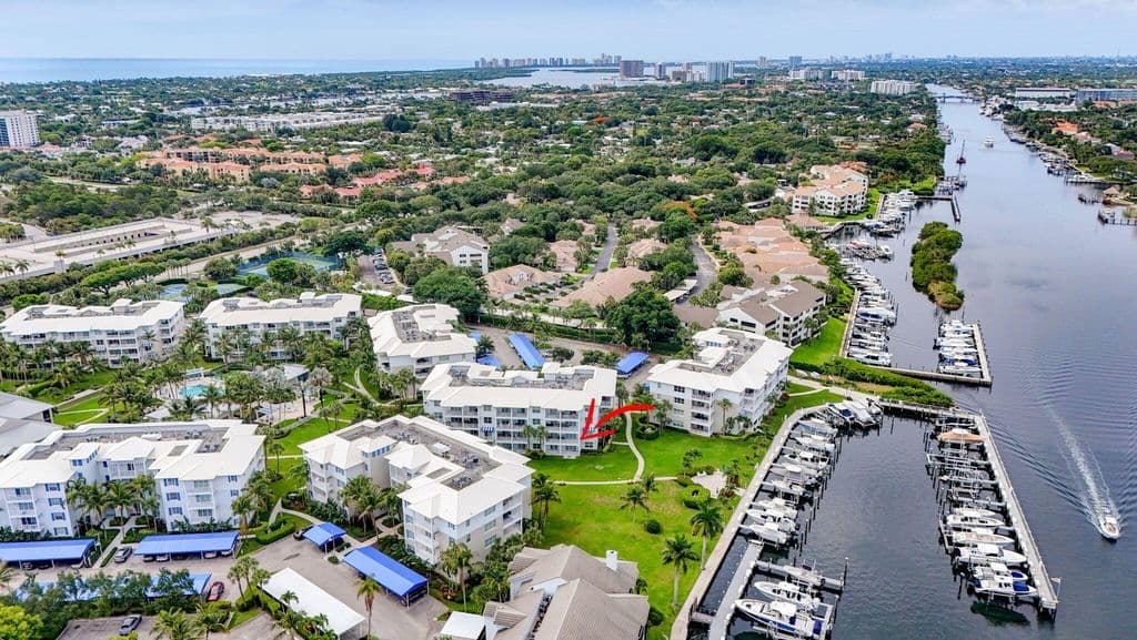 3+1 Condo — 712 Bay Colony Drive S