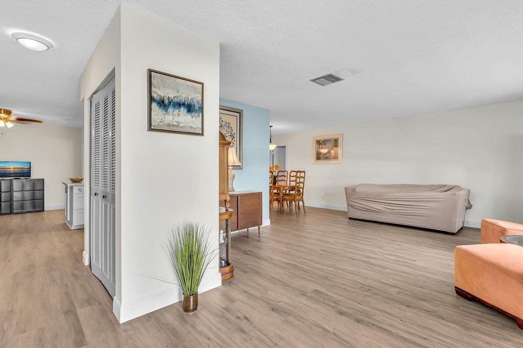 2-bedroom Single-Family Home — 7500 NW 73rd Avenue