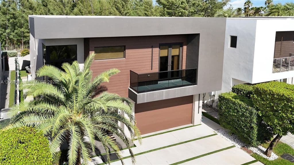 5+1 Müstakil ev — 7447 NW 97th Ct