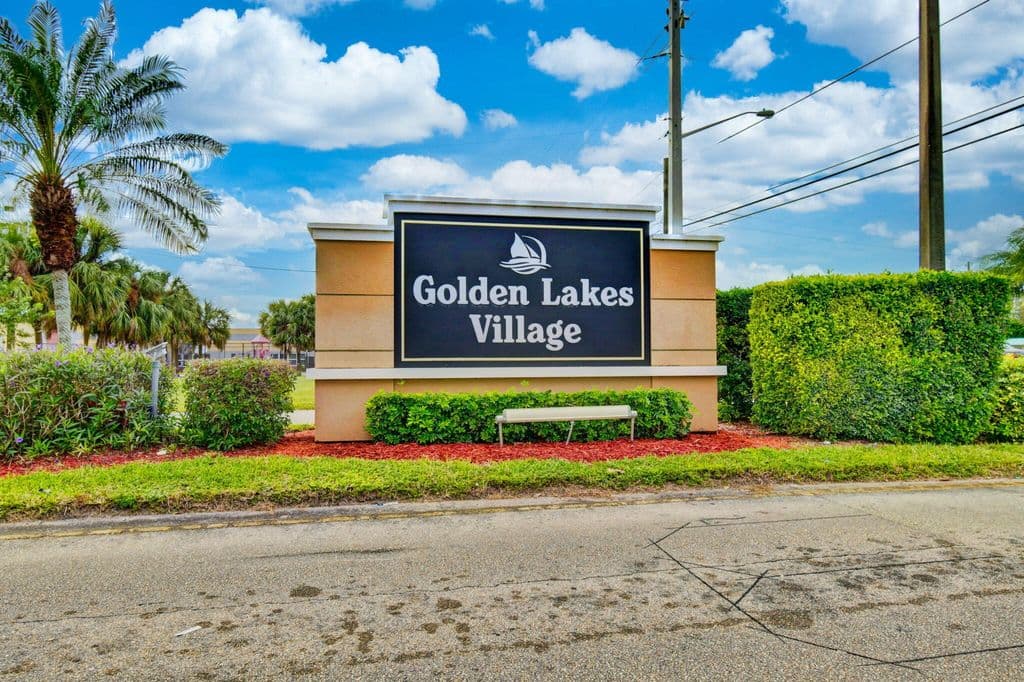 2+1 Condo — 226 LAKE CONSTANCE Drive #226