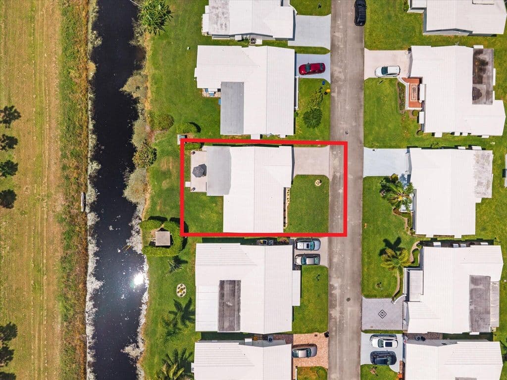 2-bedroom Single-Family Home — 2390 SW 14th Avenue