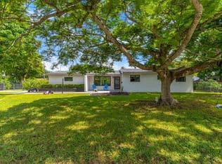 3+1 Müstakil ev — 11243 SW 174th Ter, Miami, 33157