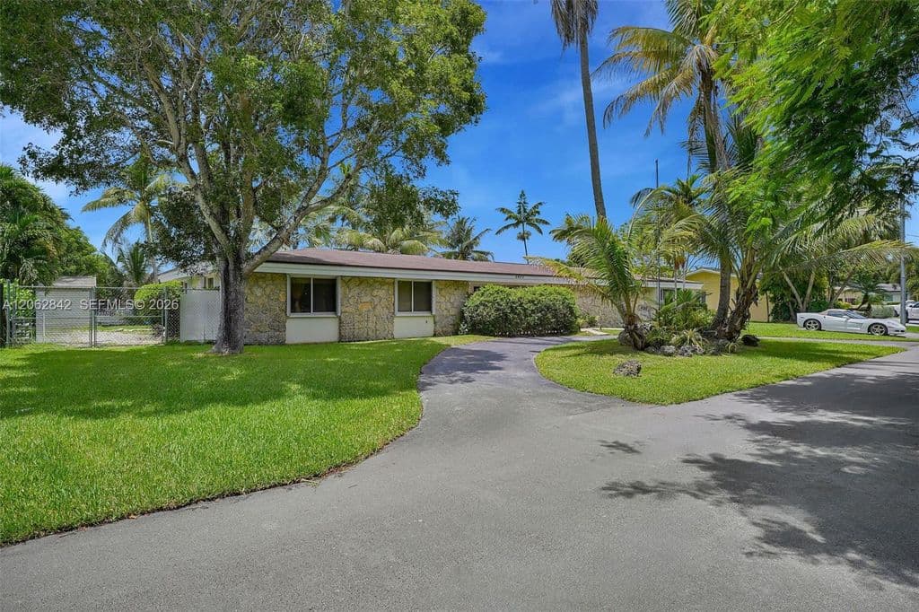 4+1 Müstakil ev — 5400 SW 63rd Ct