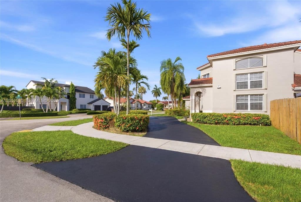 3+1 Müstakil ev — 11980 SW 99th St