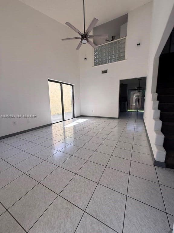 4+1 Müstakil ev — 14720 SW 106th Ter