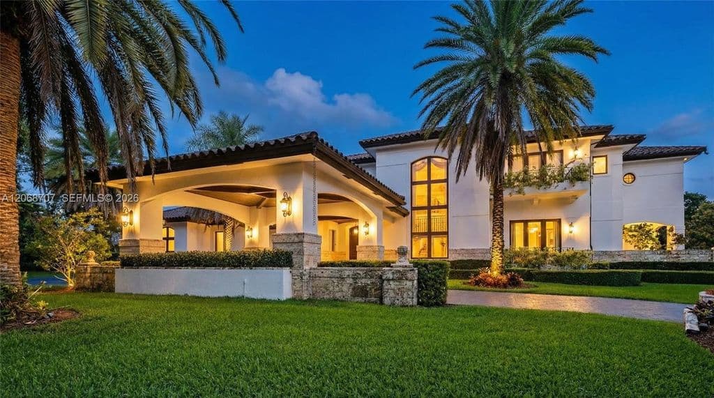 7-bedroom Single-Family Home — 7701 Old Cutler Rd