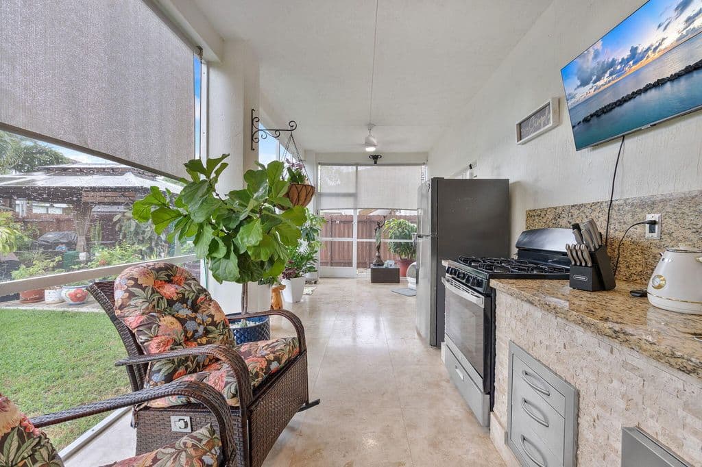 4-bedroom Single-Family Home — 15580 SW 176TH Terrace