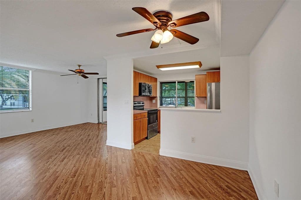 2+1 Condo — 9351 Lime Bay Boulevard #201