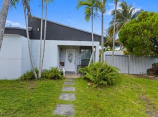3-bedroom Single-Family Home — 12021 SW 209th St, Miami, 33177