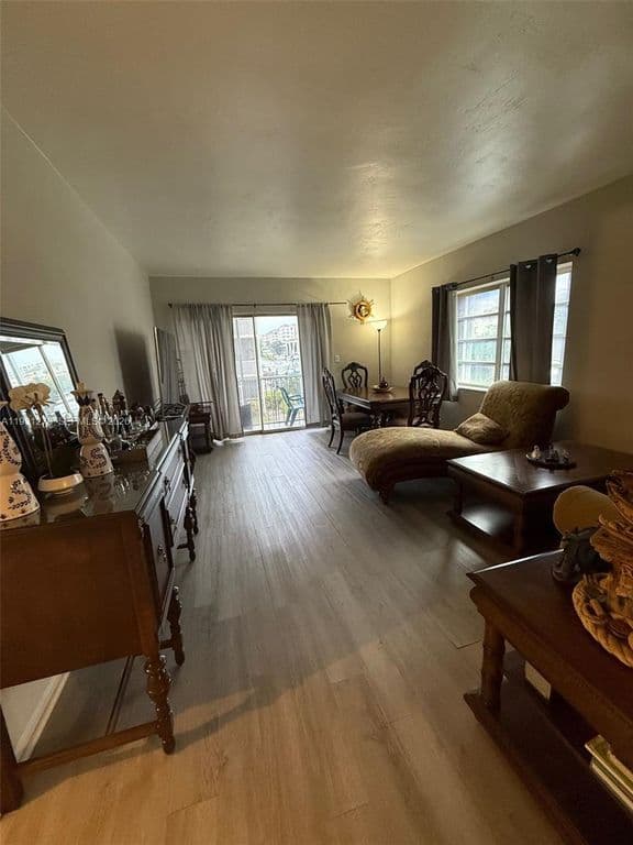 3-bedroom Condo — 1510 SE 15th St APT 210