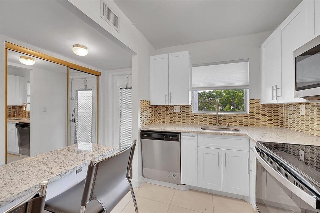 2+1 Condo — 2780 N Pine Island Road #312