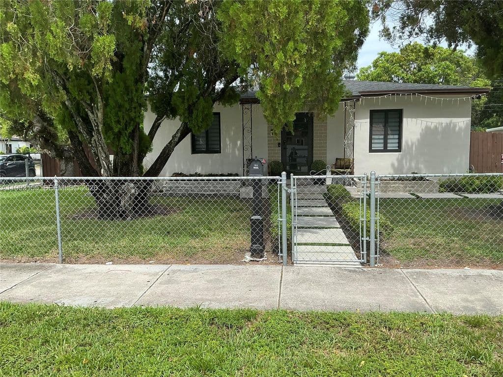 2-bedroom Single-Family Home — 201 SW 62nd Ave