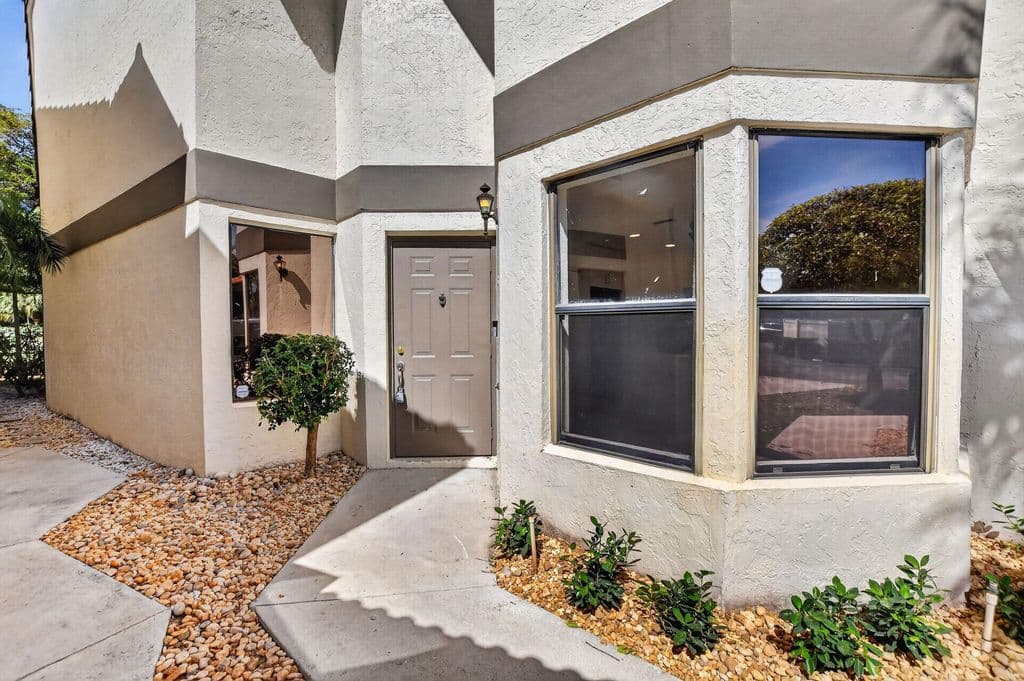 3-bedroom Property — 6647 Boca Hermosa Lane