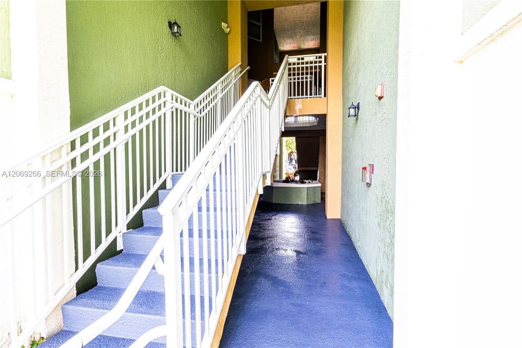 3+1 Mülk — 11103 NW 83rd St APT 207