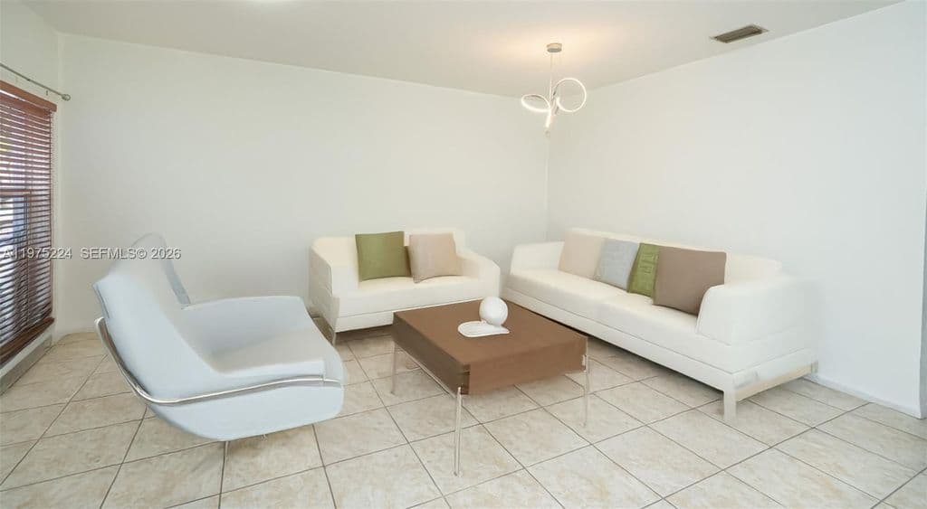 3-bedroom Condo — 14046 SW 49th St #16