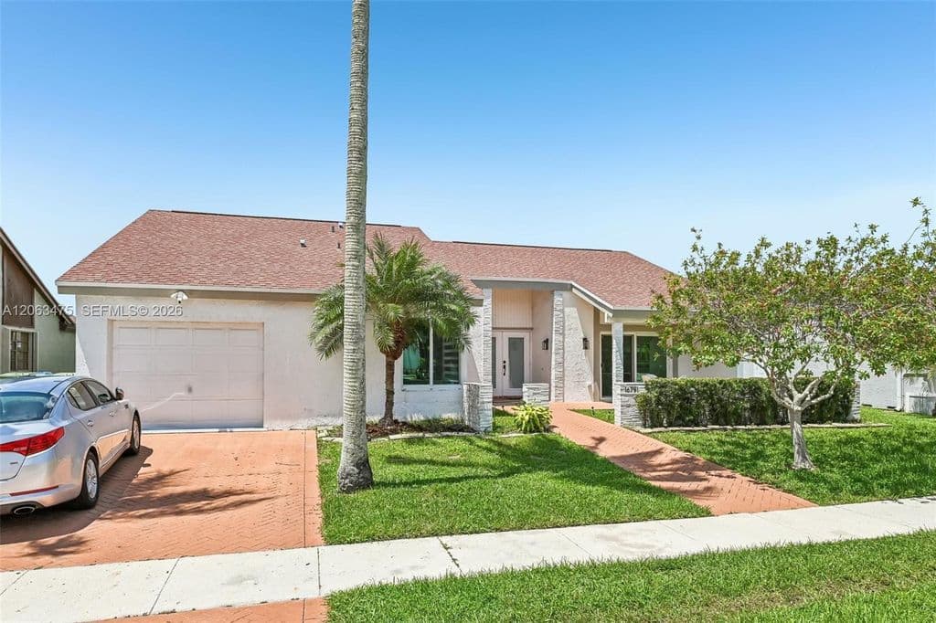 4+1 Müstakil ev — 16791 Royal Poinciana Dr